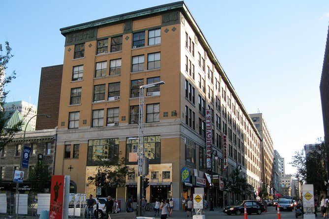 The Belgo gallery hop in downtown Montreal - Why the private group format matters