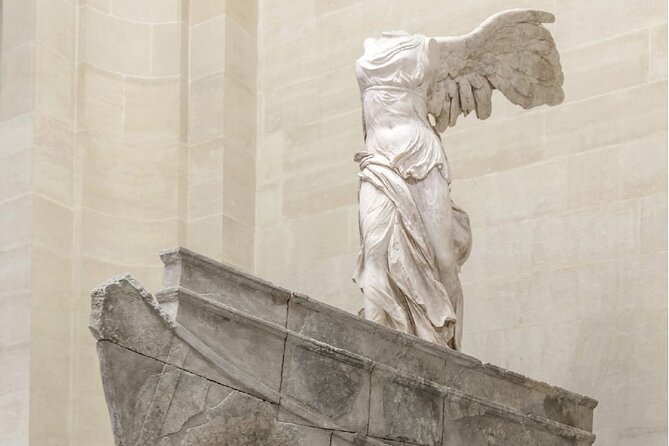 The Best of the Louvre Museum: Private Guided Tour - Getting through the entrance