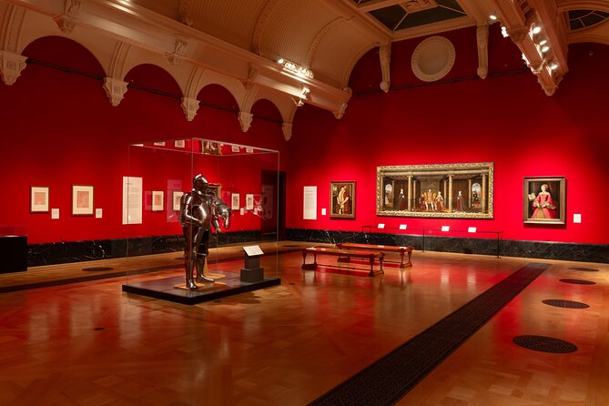 The Kings Gallery - Queen Elizabeth II: Her Life in Style - Mobile entry, English service, and group size