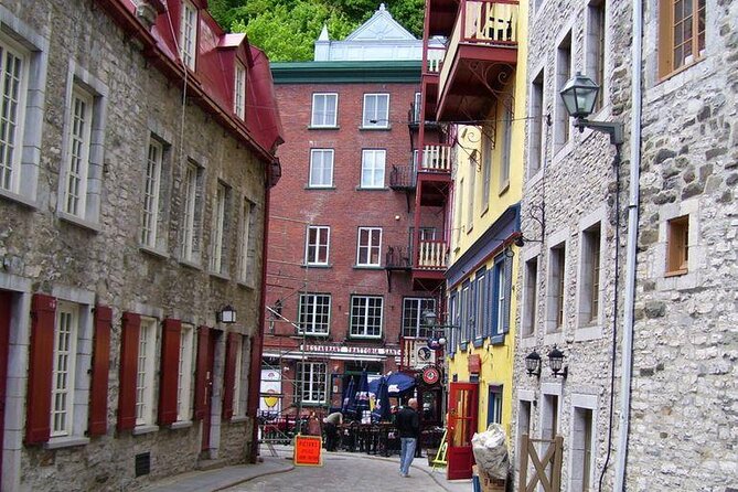 The Old Port Art Walk - Art and old streets meet in Montreal’s Old Port