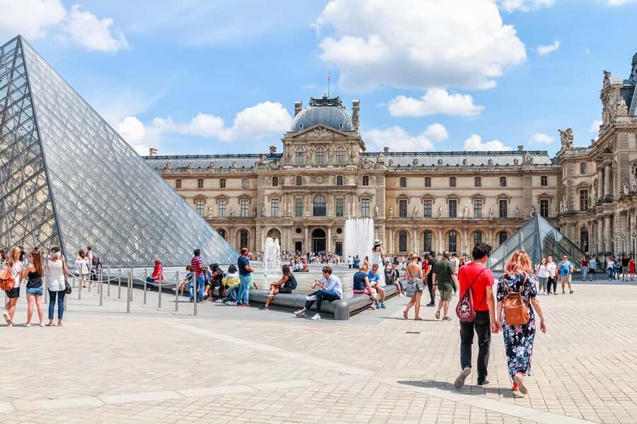 The Paris Pass® Plus: 90+ Attractions including The Louvre - Versailles and the grand-scale day trip