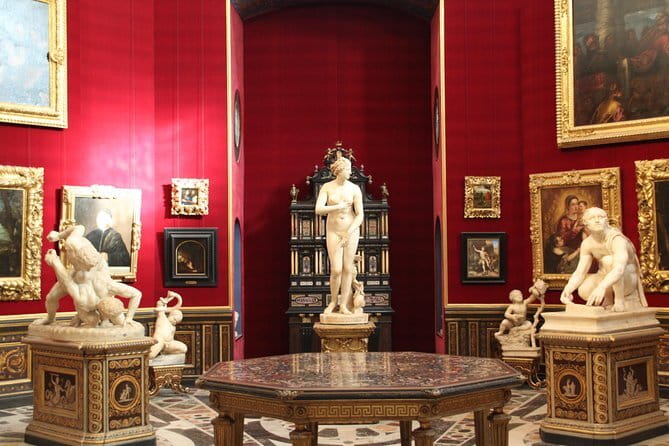 Uffizi Express Entrance -private tour - Entering the Uffizi without wasting your morning