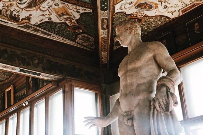 Uffizi Gallery Florence Guided Tour Semi-Private 8ppl Max - Why a guide helps inside the Uffizi