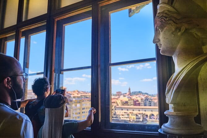 Uffizi Gallery private tour with skip the line ticket - Meeting at Piazzale degli Uffizi