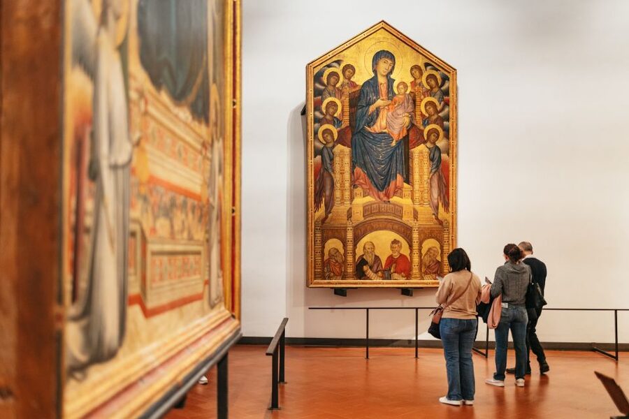Uffizi Gallery: Renaissance Masterpieces Guided Tour - Climbing to the exhibition halls