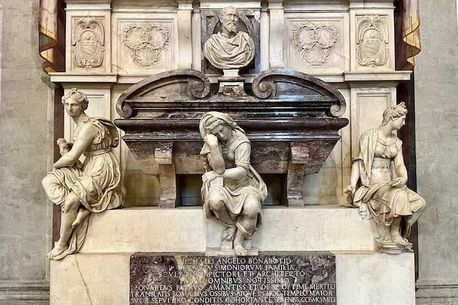 Uffizi Gallery Small group semi private tour max 15 people - Guides who bring the collection to life