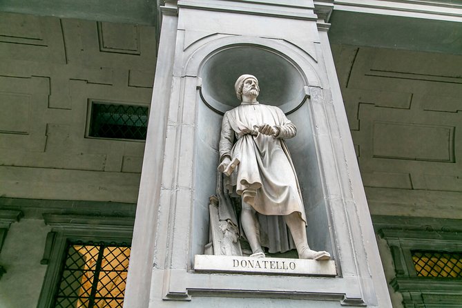 Uffizi Gallery Tour for Kids & Families in Florence with Child-friendly guide - Meeting at Piazza della Signoria