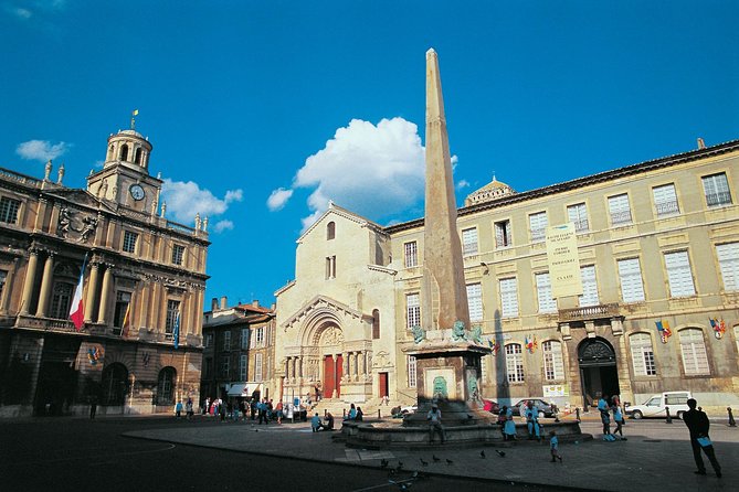 Van Gogh & Carrières de Lumières Half-Day Tour from Avignon - Who will enjoy this half-day tour