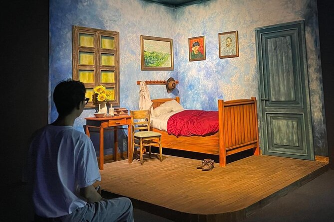 Van Gogh Museum Skip the Queue with Audio Guide - Families, teenagers, and younger children