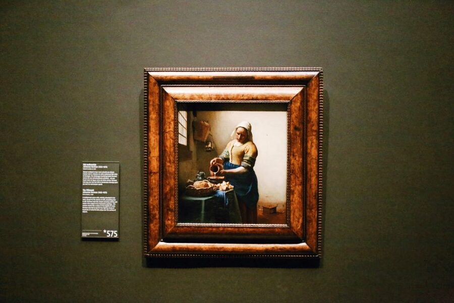 Van Gogh & Rijksmuseum Masterpieces Guided Tour 8 guests 5h - A short lunch break at Cobra Café