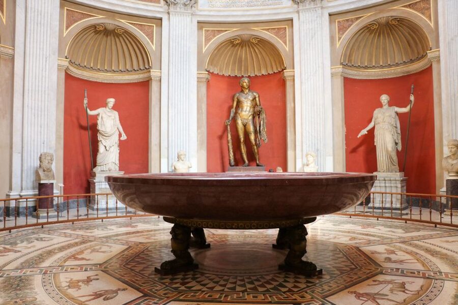 Vatican Evening Tour: Vatican Museums & Sistine Chapel - Ancient sculpture in Museo Pio Clementino
