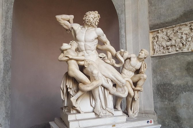 Vatican Museums and Sistine Chapel last entry Guided Tour - How the small group affects the experience