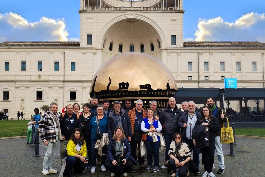 Vatican Museums, Sistine Chapel and St. Peter's Guided Tour - Why a guide helps inside the Vatican Museums
