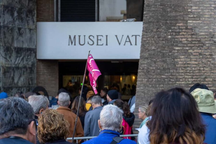 Vatican Museums & Sistine Chapel Skip-the-Ticket-Line Tour - The Cortile del Belvedere sets the scene