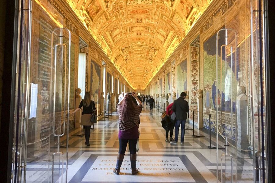 Vatican: Sistine Chapel and Vatican Museums Small Group Tour - Who should book this experience