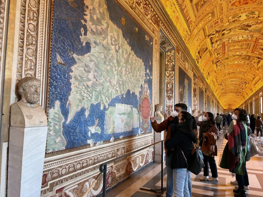 Vatican: Sistine Chapel and Vatican Museums Small Group Tour - Meeting your guide near Via Tunisi