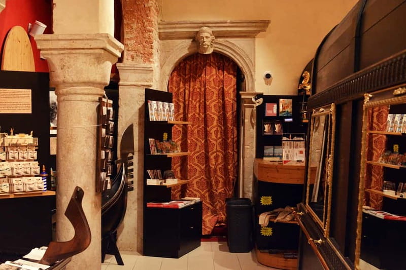 Venice: The Gondola Gallery 3D Experience - The 3D trip from 18th-century Carnival to Rialto