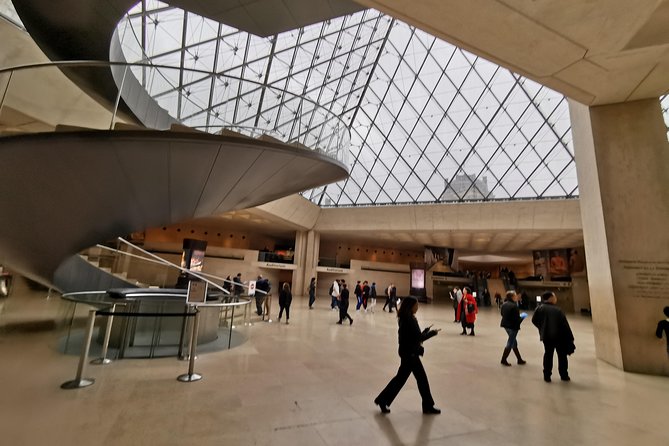 Versailles Palace & Louvre Museum Private Day Tour from Paris - Guide quality and communication