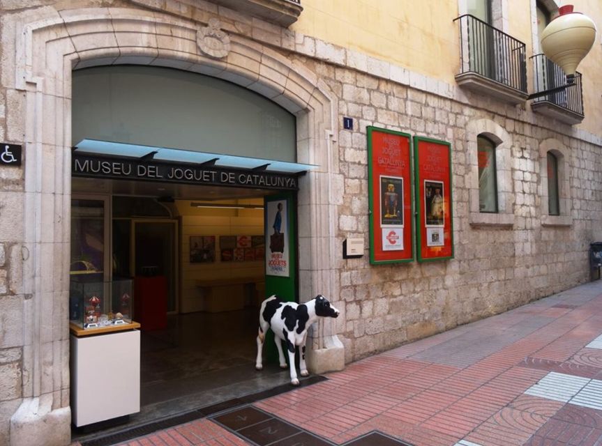 Visita guiada por el Teatro-Museo Dalí - Entering the Dalí Theatre-Museum