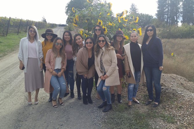 West Kelowna Gallery Of Grapes Wine Tour - The best way to handle lunch and purchases
